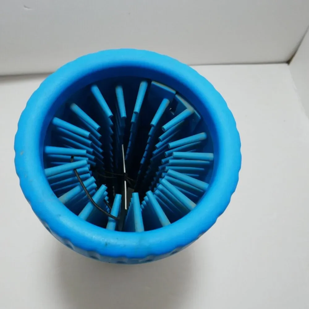 Dexas NEW XLarge Mudbuster Portable Dog Paw Mud Dirt Washer Muddy Feet Cleaner